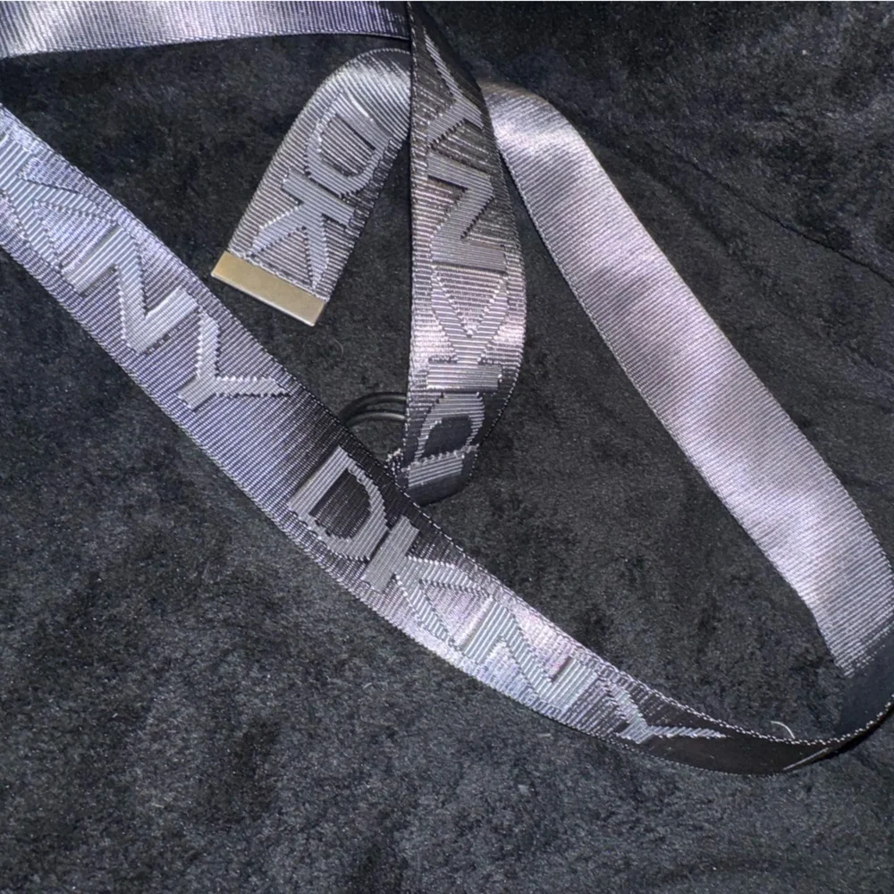 DKNY Donna Karan NY women’s Belt OS Silver/Gray Nylon Logo D Ring 48